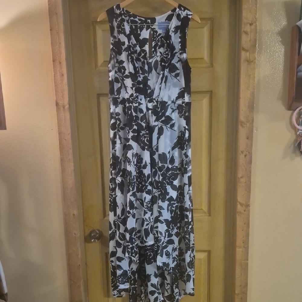 Simply Vera Vera Wang Sleeveless Black And White Floral High Low Lined Dress L
